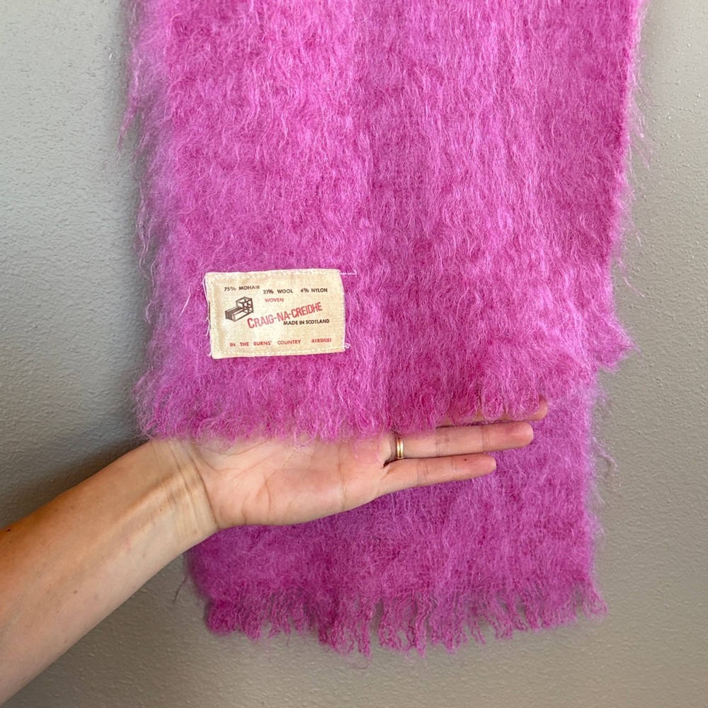 Vintage Craig-Na-Creidhe Pink Mohair & Wool Scarf from Scotland - Picture 5 of 7